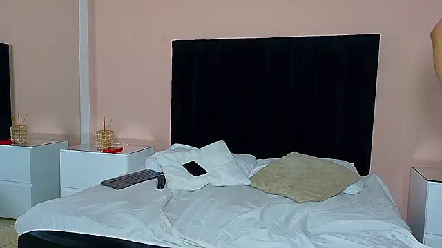 Snapshot of MILA_AND_COTI chatting on July 18, 8:34 pm MILA AND COTI online show from July 18, 8:34 pm