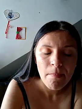 Snapshot of Yeras_ chatting on June 10, 2:05 pm Yeras online show from June 10, 2:05 pm