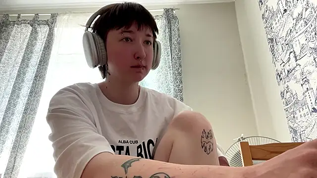 Snapshot of Kate_Gelik chatting on May 19, 9:26 am Kate Gelik online show from May 19, 9:26 am