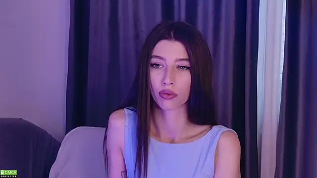 LunaWillsX online show from June 6, 4:39 am