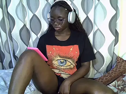 Snapshot of cute_gee5 chatting on July 3, 4:46 pm cute gee5 online show from July 3, 4:46 pm