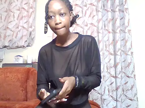 Snapshot of slim_baby031 chatting on July 9, 10:08 am slim baby031 online show from July 9, 10:08 am