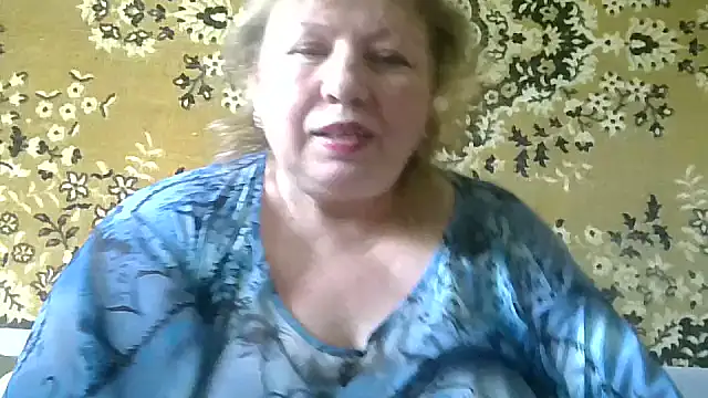 Snapshot of LediMelissa chatting on July 4, 9:15 am LediMelissa online show from July 4, 9:15 am