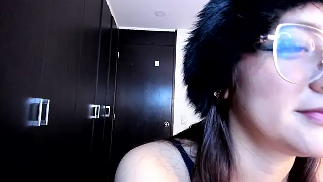 Lucy Doll85 online show from June 18, 12:11 am