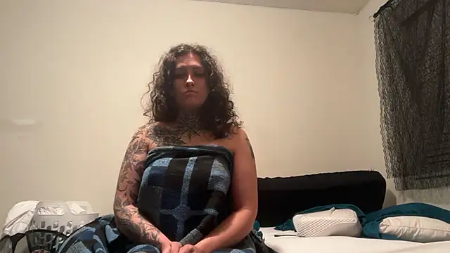 Snapshot of shadowmanNsnowflake chatting on July 7, 2:25 am shadowmanNsnowflake online show from July 7, 2:25 am