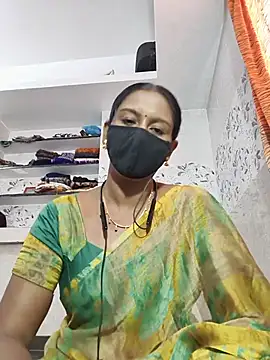 Snapshot of madhushree143 chatting on July 17, 5:03 am madhushree143 online show from July 17, 5:03 am