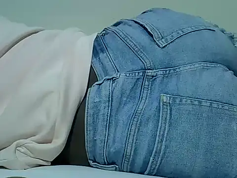 lovey dovey18 online show from June 26, 3:55 am