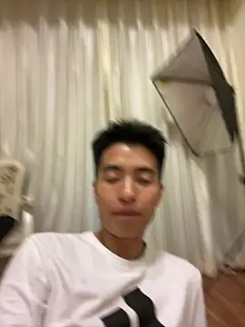 FFSSYYYHHNL789 online show from June 20, 12:30 pm