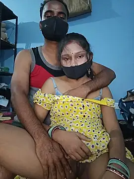 Snapshot of Naughty-Savi chatting on July 23, 5:44 pm Naughty-Savi online show from July 23, 5:44 pm