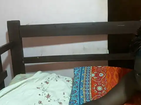 Snapshot of Horny-quen chatting on May 31, 10:22 am Horny-quen online show from May 31, 10:22 am