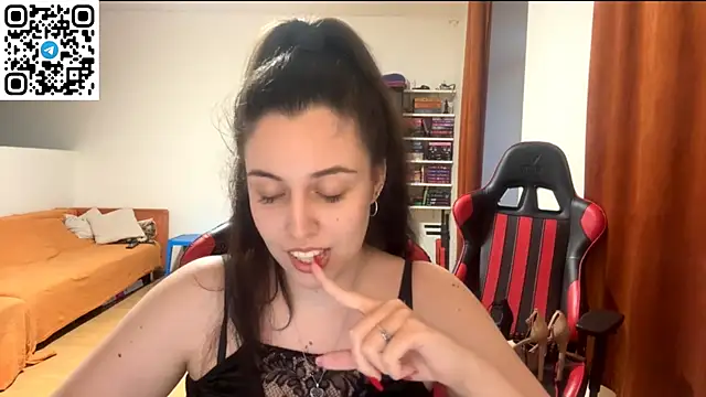 Snapshot of SweetFenomen67 chatting on July 2, 6:58 pm SweetFenomen67 online show from July 2, 6:58 pm