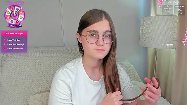 Veta cutE online show from July 26, 2:02 pm
