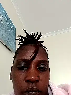 Snapshot of Queeny12 chatting on June 14, 11:56 am Queeny12 online show from June 14, 11:56 am