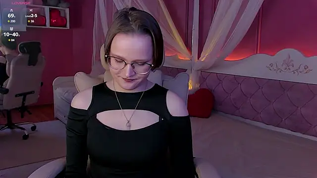 Snapshot of AgnesRay chatting on June 7, 6:33 pm AgnesRay online show from June 7, 6:33 pm