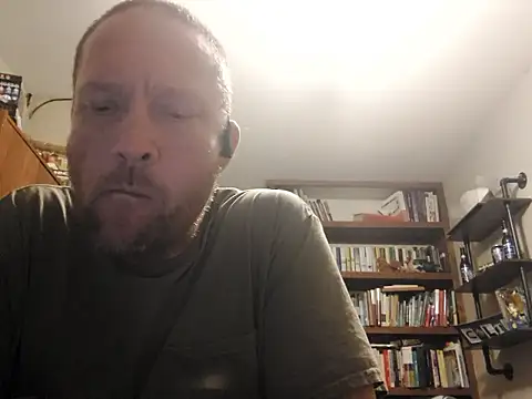 Snapshot of icebergXpress chatting on June 10, 5:39 am icebergXpress online show from June 10, 5:39 am