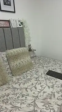 Snapshot of Olivia_valentti chatting on May 27, 3:03 am Olivia valentti online show from May 27, 3:03 am