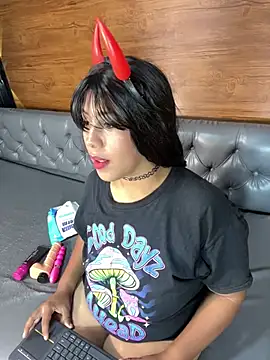 Alexia Lerner online show from June 4, 7:42 pm
