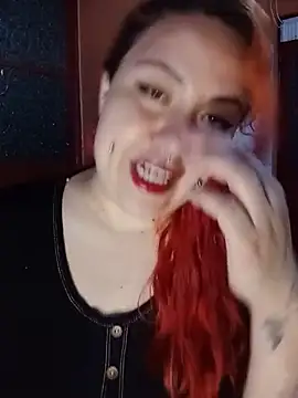 Snapshot of bruja_sscarlata chatting on June 16, 6:21 pm bruja sscarlata online show from June 16, 6:21 pm