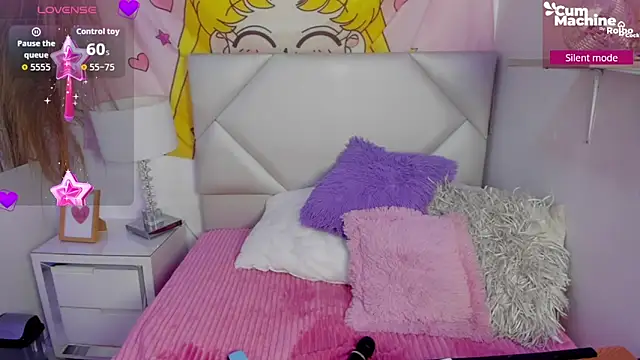 Snapshot of Sara_Sweet03 chatting on June 16, 5:37 pm Sara Sweet03 online show from June 16, 5:37 pm