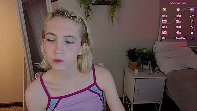 Snapshot of Elen__Moore chatting on May 21, 5:36 am Elen Moore online show from May 21, 5:36 am