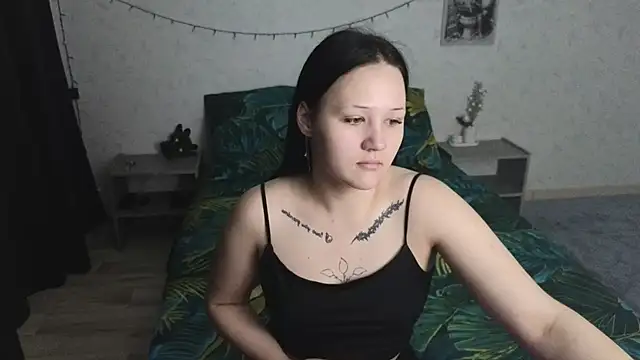 Snapshot of Tori_cute chatting on July 5, 2:40 am Tori cute online show from July 5, 2:40 am