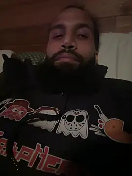 Snapshot of madehercumm chatting on May 19, 6:31 am madehercumm online show from May 19, 6:31 am
