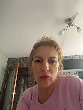 Snapshot of Hot-Milf4U chatting on May 20, 9:26 am Hot-Milf4U online show from May 20, 9:26 am