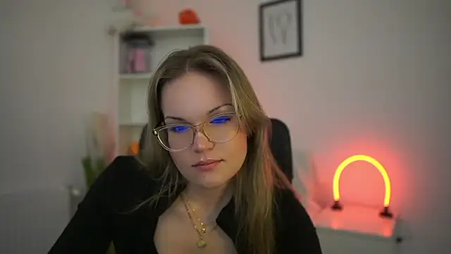 NinaViety online show from May 21, 7:59 am