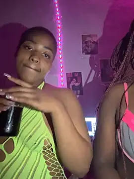 pinkybabrie200 online show from May 22, 6:02 pm