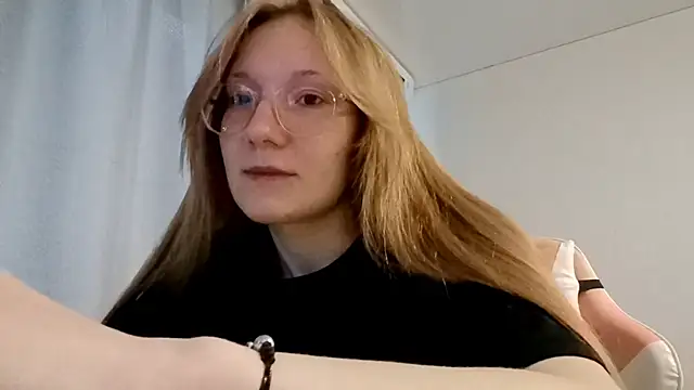 LauraTurber online show from May 26, 3:08 pm