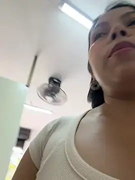 ISABELLA  LUNA online show from June 8, 3:01 pm