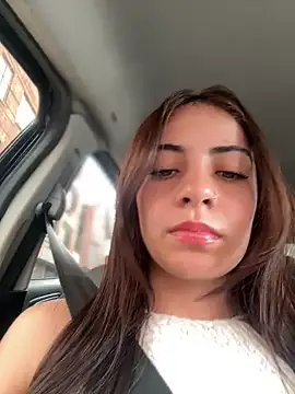 Hanna Cruz  online show from June 6, 5:17 pm