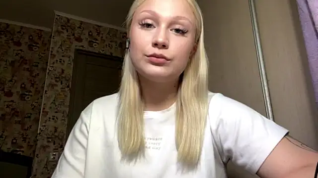 ItsMeliss online show from May 21, 2:02 pm