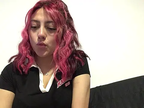Emma Cut online show from June 6, 3:50 pm
