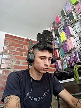 Snapshot of tom_latin chatting on May 28, 6:49 pm tom latin online show from May 28, 6:49 pm