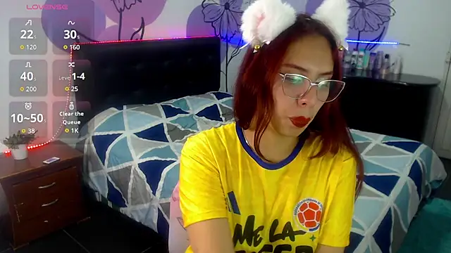 Snapshot of ashly_litlle chatting on June 24, 1:59 am ashly litlle online show from June 24, 1:59 am