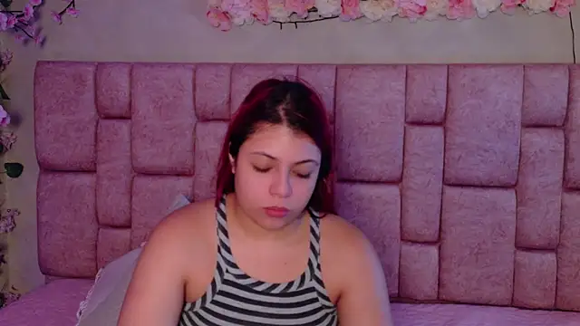 Snapshot of Brit_cherry chatting on July 8, 5:23 am Brit cherry online show from July 8, 5:23 am
