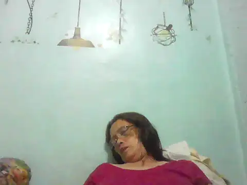 momshe2026 online show from June 17, 4:19 pm