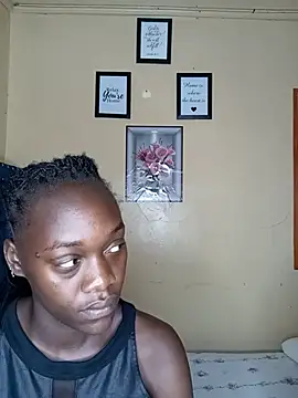 Snapshot of Paulahaze chatting on May 20, 1:06 pm Paulahaze online show from May 20, 1:06 pm