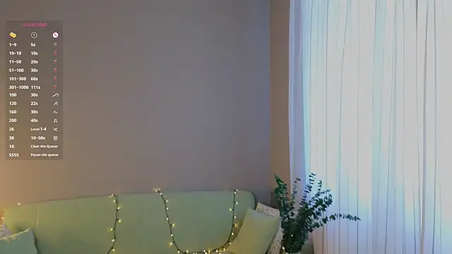 Snapshot of DivaCrystal_ chatting on July 9, 7:23 am DivaCrystal online show from July 9, 7:23 am