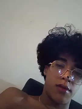 boy max latin online show from June 15, 7:43 am