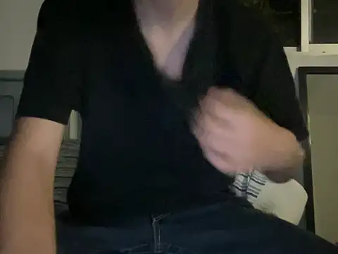 Snapshot of candyperfumeboy chatting on May 26, 4:30 am candyperfumeboy online show from May 26, 4:30 am