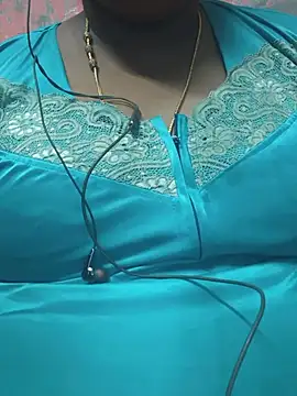Snapshot of geetha431 chatting on May 28, 5:54 pm geetha431 online show from May 28, 5:54 pm