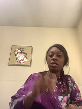 Snapshot of Prettylondond chatting on June 7, 4:22 pm Prettylondond online show from June 7, 4:22 pm