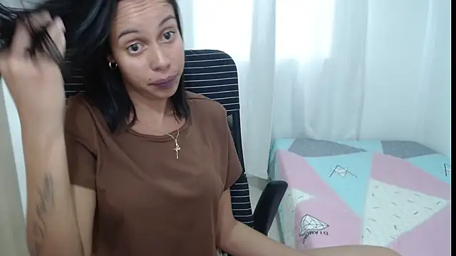 Valeria Santos  online show from May 28, 4:37 pm
