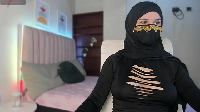 Snapshot of _SweetAmira_ chatting on May 31, 1:58 am SweetAmira online show from May 31, 1:58 am
