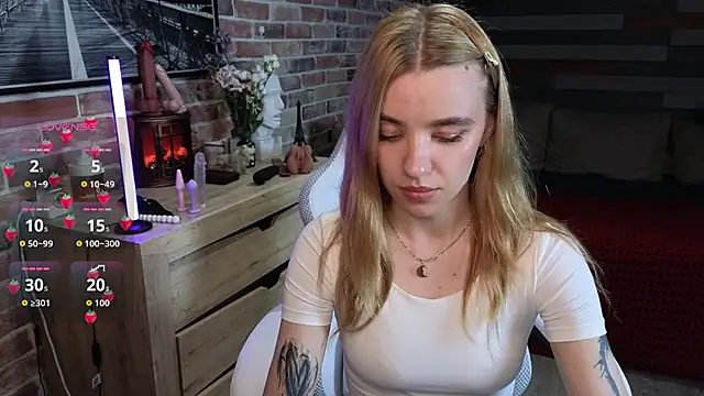 Snapshot of eva_swetty chatting on June 3, 9:09 pm eva swetty online show from June 3, 9:09 pm