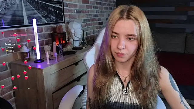 Snapshot of eva_swetty chatting on June 11, 9:24 pm eva swetty online show from June 11, 9:24 pm