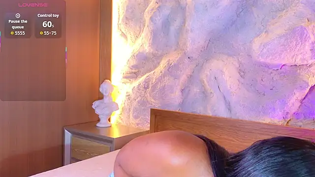 ivonny kenia online show from July 12, 1:46 pm