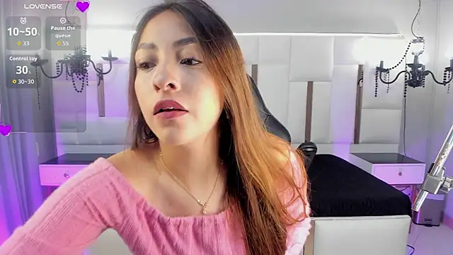 Snapshot of magic_miaa chatting on July 25, 1:30 pm magic miaa online show from July 25, 1:30 pm